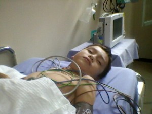 Cristian en salle de réveil après le cathétérisme du vendredi 11 janvier 2013
